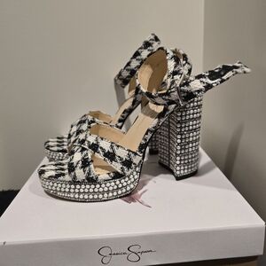 Jessica Simpson Black and White Women's Heels